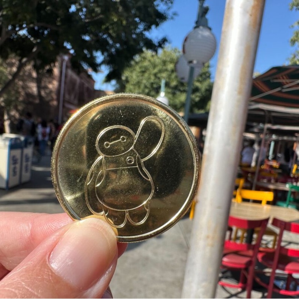Disney California Adventure Exclusive Baymax Medallion